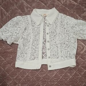 Vintage Style Cropped Lace Button-Up Blouse